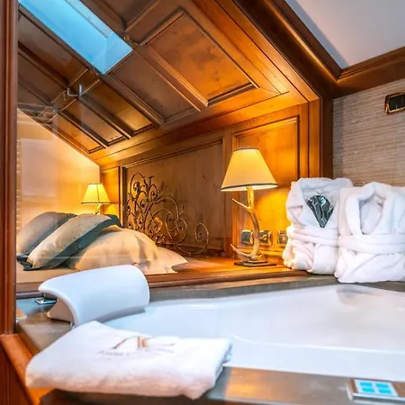 Ambra Cortina Luxury&fashion Hotel