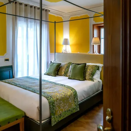 Ambra Cortina Luxury&fashion Hotel 4*
